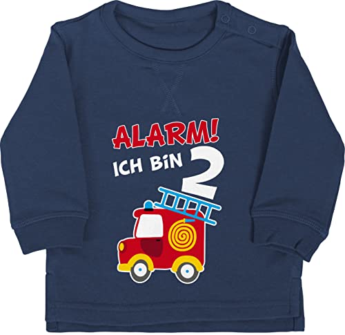 Shirtracer Baby Pullover Jungen Mädchen - 2. Geburtstag - Alarm ich Bin Zwei Feuerwehrauto - 18/24 Monate - Navy Blau - geburtstagsshirt Langarm 2 Jahre 2.Geburtstag Feuerwehr Pulli Junge zweijährige von Shirtracer