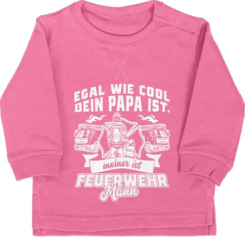 Baby Pullover Jungen Mädchen - Egal wie cool dein Papa ist meiner ist Feuerwehr Mann - 6/12 Monate - Pink - feuerwehrmann feuerwehrpapa oberteil feuerwehrgeschenkartikel vatertag babykleidung von Shirtracer
