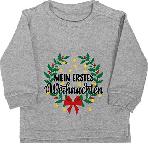 Baby Pullover Jungen Mädchen - Geschenke Christmas - Mein erstes Weihnachten mit Weihnachtskranz - schwarz - 12/18 Monate - Grau meliert - weinachten outfit weihnachtsoutfit x mas weihnachtsartikel von Shirtracer