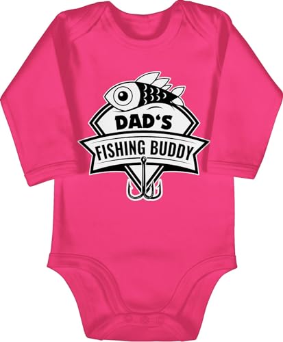 Baby Body langarm Mädchen Junge - Geschenk zum Vatertag - Dad's fishing Buddy - 3/6 Monate - Fuchsia - vatertagsbody papatagsgeschenk dad babybody vatertagsgeschenk daddy papa strampler beste von Shirtracer