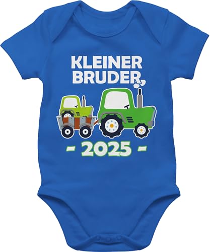 Baby Body Junge Mädchen - Kleiner Bruder 2025 Traktor - 1/3 Monate - Royalblau - little brother outfit lil bro babysachen brüder 2024 kleine kleinen babybody geschenke zur geburt geschenk 2023 von Shirtracer