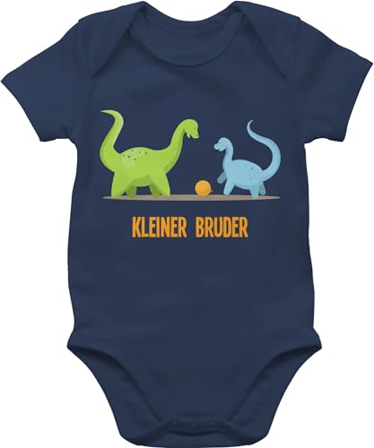 Shirtracer Baby Body Junge Mädchen - Kleiner Bruder Dinosaurier - 3/6 Monate - Navy Blau - little brother outfit lil bro dino bodys brüder 2024 kleine saurus babybody geschenke zur geburt geschenk von Shirtracer