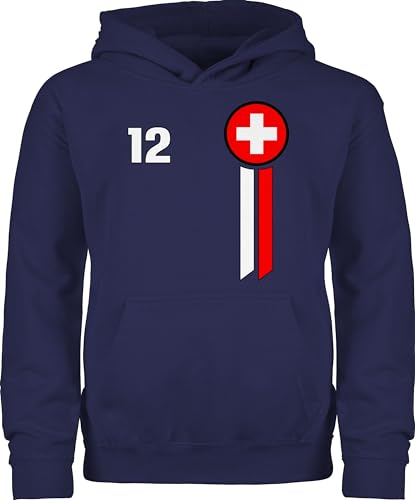Shirtracer Kinder Hoodie Jungen Mädchen - Fußball EM WM - 12. Mann Schweiz Emblem - 128 (7/8 Jahre) - Navy Blau - Europameisterschaft Schweizer Pullover Fussball Nationalmannschaft Pulli fu Ball von Shirtracer