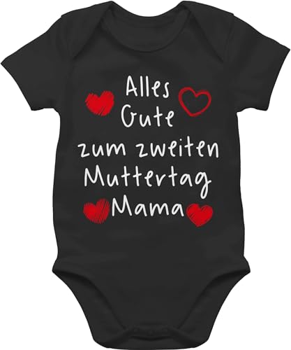 Baby Body Junge Mädchen - Alles Gute zum zweiten Muttertag Handschrift weiß - 18/24 Monate - Schwarz - mama geschenk schönes muttertagsgeschenk 1st mothers day beste mum muttertagsgeschenke ideen von Shirtracer