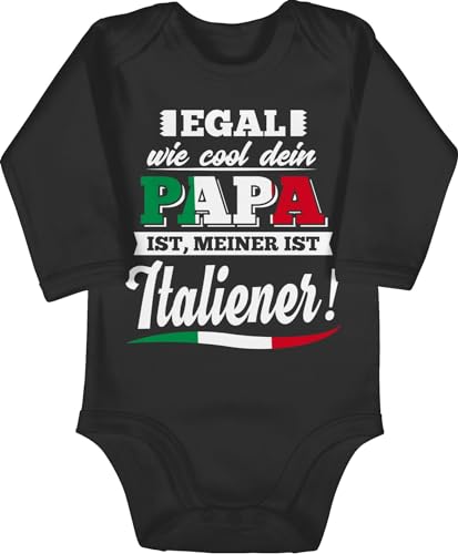 Shirtracer Baby Body langarm Mädchen Junge - Sprüche - Egal wie Cool dein Papa meiner ist Italiener - 3/6 Monate - Schwarz - babybodys mit aufschrift daddys babystrampler babygeschenke lustig italien von Shirtracer