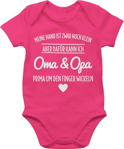 Baby Body Junge Mädchen - Sprüche - Oma und Opa um den Finger wickeln Großeltern - 1/3 Monate - Fuchsia - strampler spruch mit aufschrift grosseltern bz10 geschenk zur geburt süße babysprüche von Shirtracer