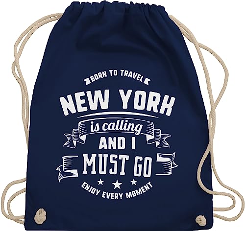 Turnbeutel Rucksack - Stadt und City Outfit - New York is calling and I must go Weiß - Unisize - Navy Blau - städte ruft beutel stoffrucksack turnsack beutelrucksäcke juterucksack sportbeutel von Shirtracer