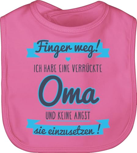 Baby Lätzchen - Sprüche - Ich Habe eine verrückte Oma grau/hellblau - Unisize - Pink - geschenk enkel zur geburt lustige babysachen spruch finger weg latz babykleidung mit süßen sprüchen von Shirtracer