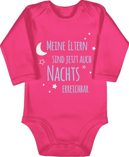 Baby Body langarm Mädchen Junge - Sprüche - Meine Eltern sind jetzt auch Nachts erreichbar blau - 3/6 Monate - Fuchsia - klamotten spruch vater strampler bodys mit spruche babybody babysachen von Shirtracer