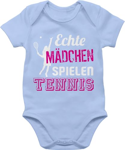 Baby Body Junge - Sport & Bewegung - Echte Mädchen spielen Tennis - 1/3 Monate - Babyblau - outfit basketball geschenk bodys frauen baby-kurzarmbodys maedchen babybody nur strampler babystrampler von Shirtracer