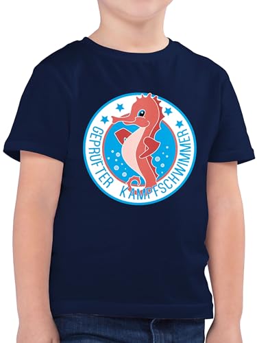 Kinder T-Shirt Jungen - Sport Kleidung - Seepferdchen Schwimmer - 128 (7/8 Jahre) - Dunkelblau - Kampfschwimmer Abzeichen Shirt schwimmabzeichen Shirts aufnäher t bestanden Tshirt Sportshirt von Shirtracer