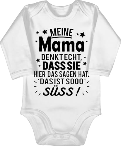 Baby Body langarm Mädchen Junge - Sprüche - Meine Mama denkt echt, dass sie hier das Sagen hat. Das ist sooo süß! - schwarz - 6/12 Monate - Weiß - babygeschenke spruch mutter bodys babygeschenk von Shirtracer