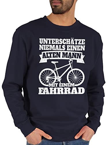 Shirtracer Sweater Pullover Sweatshirt Herren Damen - Bekleidung Radsport - Unterschätze Niemals einen Alten Mann mit einem Fahrrad - weiß - L - Dunkelblau - fahrrädern Radfahrer fahrradmotiv von Shirtracer