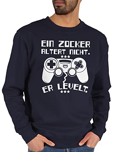 Shirtracer Sweater Pullover Sweatshirt Herren Damen - Nerd Geschenke - EIN Zocker altert Nicht - er levelt weiß - XXL - Dunkelblau - zocken Game Pulli Gamer Gaming Geek Controller Nerds altern Geeks Shirtracer Sweater Pullover Sweatshirt Herren Damen - Nerd Geschenke - EIN Zocker altert Nicht - er levelt weiß - XXL - Dunkelblau - zocken Game Pulli Gamer Gaming Geek Controller Nerds altern Geeks von Shirtracer