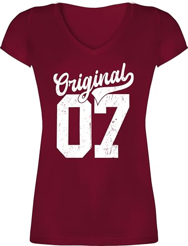 T-Shirt Damen V Ausschnitt - 18. Geburtstag - Original 2007 - XS - Bordeauxrot - Geschenke für eine 18 jährige Tshirt volljährig 2005 Shirts Shirt zum mädchen 18ten 2006 Tshirts Geschenkideen T-Shirt Damen V Ausschnitt - 18. Geburtstag - Original 2007 - XS - Bordeauxrot - Geschenke für eine 18 jährige Tshirt volljährig 2005 Shirts Shirt zum mädchen 18ten 2006 Tshirts Geschenkideen von Shirtracer