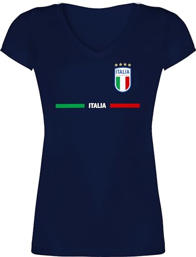 T-Shirt Damen V Ausschnitt - Fußball EM WM - Italien Trikot Wappen | Italia mit Stolz | Italienisches Fan-Motiv - M - Dunkelblau - v-Shirt 2024 Fussball fußball-Fanartikel Europameisterschaft von Shirtracer