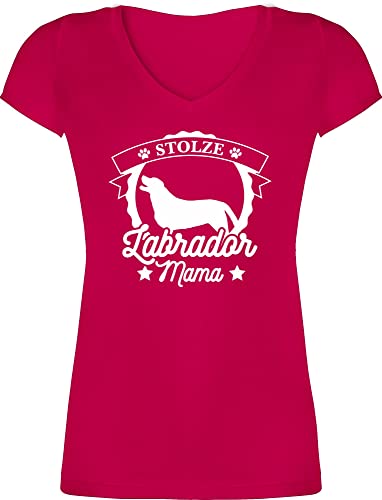 T-Shirt Damen V Ausschnitt - Geschenk für Hundebesitzer - Stolze Labrador Mama - L - Fuchsia - hundeshirts hundemotiv lanrador Oberteil sprüche t-Shirts Hunde hundesprüchen hundemama Shirts von Shirtracer