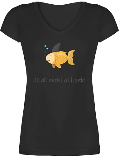 T-Shirt Damen V Ausschnitt - Sprüche Statement - It's All About Attitude - XS - Schwarz - Tshirt Fisch Statement-t-Shirt mit Aufschrift hai Shirt t Statements fischen Shirts sprüchen Tshirts T-Shirt Damen V Ausschnitt - Sprüche Statement - It's All About Attitude - XS - Schwarz - Tshirt Fisch Statement-t-Shirt mit Aufschrift hai Shirt t Statements fischen Shirts sprüchen Tshirts von Shirtracer