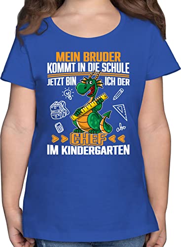 T-Shirt Mädchen - Hallo - Mein Bruder kommt in die Schule! Jetzt Bin ich der Chef im Kindergarten - weiß/orange - 104 (3/4 Jahre) - Royalblau - personalisierte Tshirt Kindergartenkind Kita Schule von Shirtracer