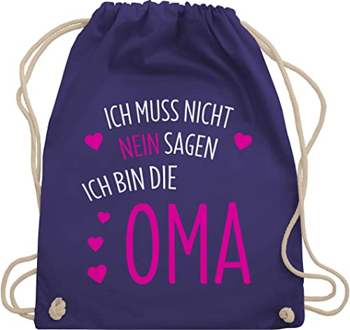 Turnbeutel Rucksack - Geschenk - Ich muss nicht nein sagen ich bin die Oma - Unisize - Lila - gym bag geschenke fuer omas rucksäcke für sporttasche muttertagsgeschenke turnsack omi baumwolle von Shirtracer