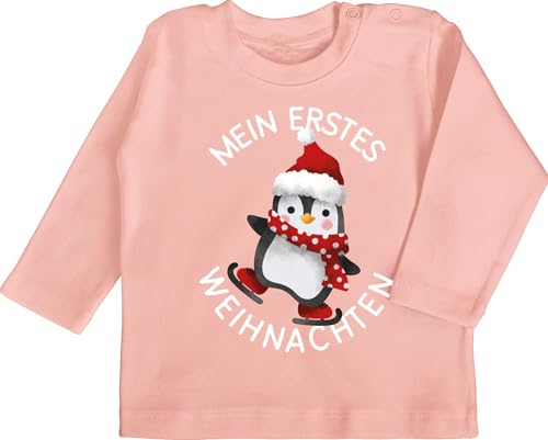 Baby Langarmshirt - Geschenke Christmas - Mein erstes Weihnachten mit Pinguin - weiß - 3/6 Monate - Babyrosa - My First Xmas Outfit weihnachtpullor weihnachtsmotiv 1.Weihnachten Tshirt von Shirtracer