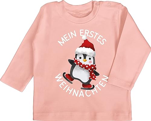 Baby Langarmshirt - Geschenke Christmas - Mein erstes Weihnachten mit Pinguin - weiß - 6/12 Monate - Babyrosa - weihnachtsshirt mädchen Outfit Weihnachts 1 Langarm Xmas My Shirts Weinachten 1. von Shirtracer