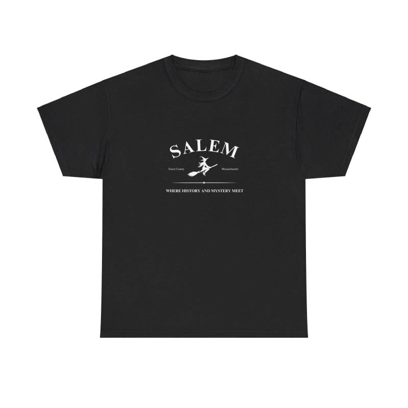 Salem Massachusetts T-Shirt - Classic Witch Design Where History & Mystery Meet Perfect For Halloween Lovers von ShirtsGeeksandmore