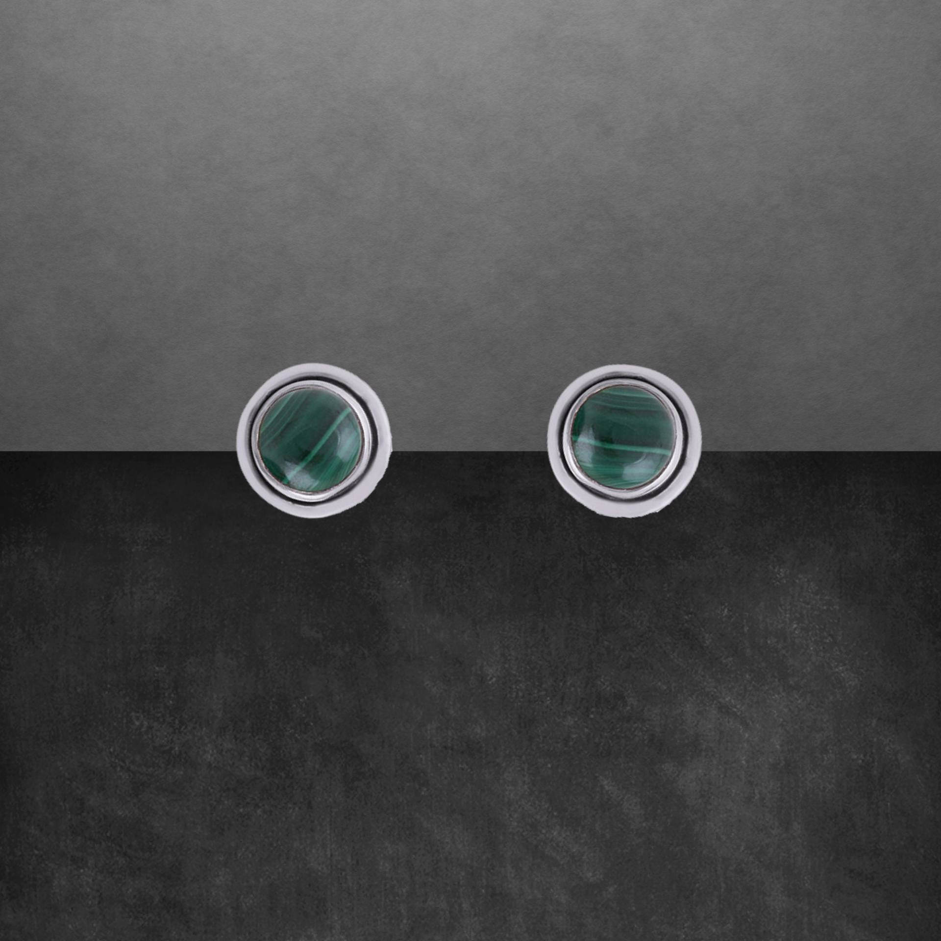 8 Mm Malachit Cabochon Ohrstecker 925 Sterling Silber Neu 66C Geschenk Für Freundin Frauen, Mädchen, Weihnachtsgeschenk 8 Mm Malachit Cabochon Ohrstecker 925 Sterling Silber Neu 66C Geschenk Für Freundin Frauen, Mädchen, Weihnachtsgeschenk von ShivasSilver