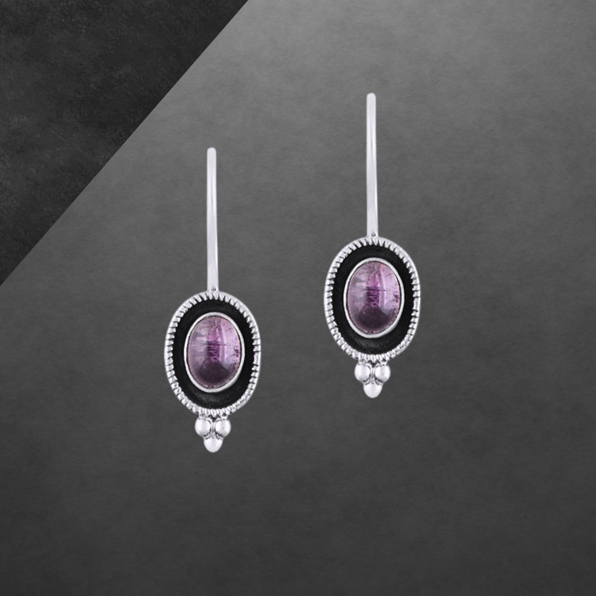 Amethyst Ohrringe 925 Sterling Silber, Geschwärzt, Cabochon Steine, Hakenverschluss Amethyst Ohrringe 925 Sterling Silber, Geschwärzt, Cabochon Steine, Hakenverschluss von ShivasSilver