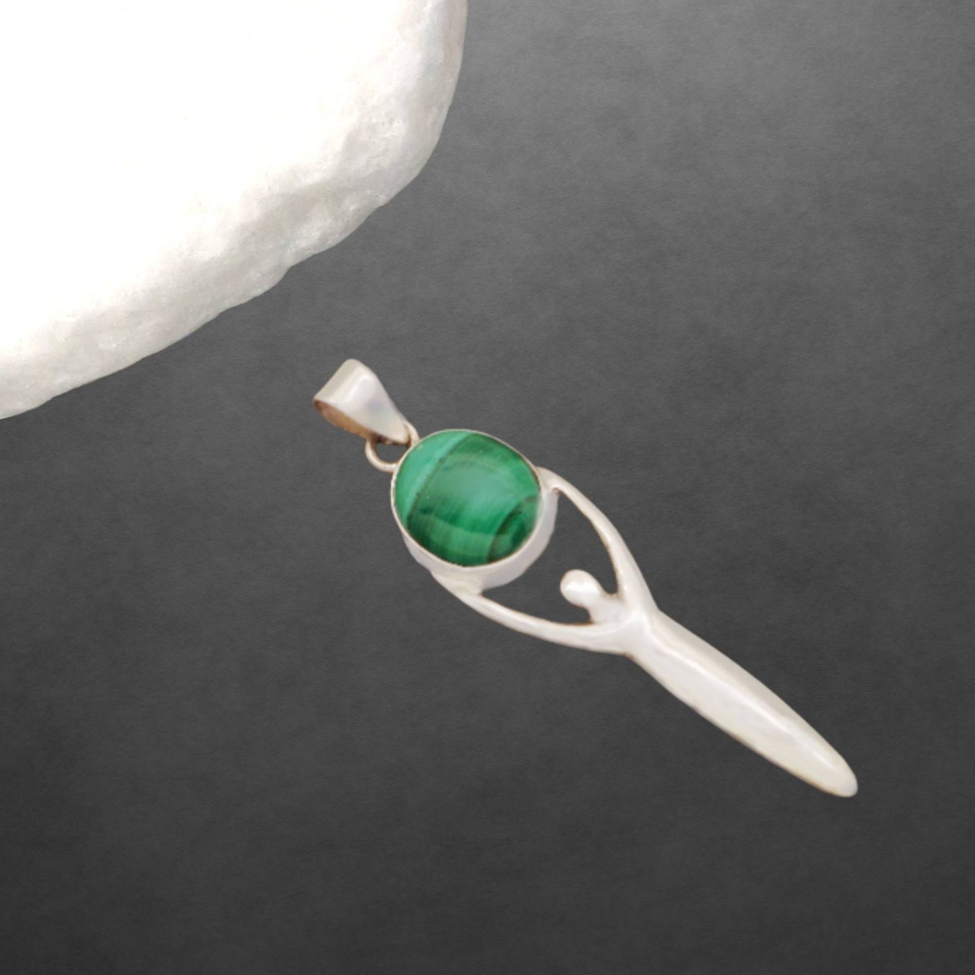 Anhänger Aus 925 Sterling Silber, Glänzend, Malachit Cabochon, Maserung Variiert, Engel, 50 Mm, 3, 0 G Anhänger Aus 925 Sterling Silber, Glänzend, Malachit Cabochon, Maserung Variiert, Engel, 50 Mm, 3, 0 G von ShivasSilver