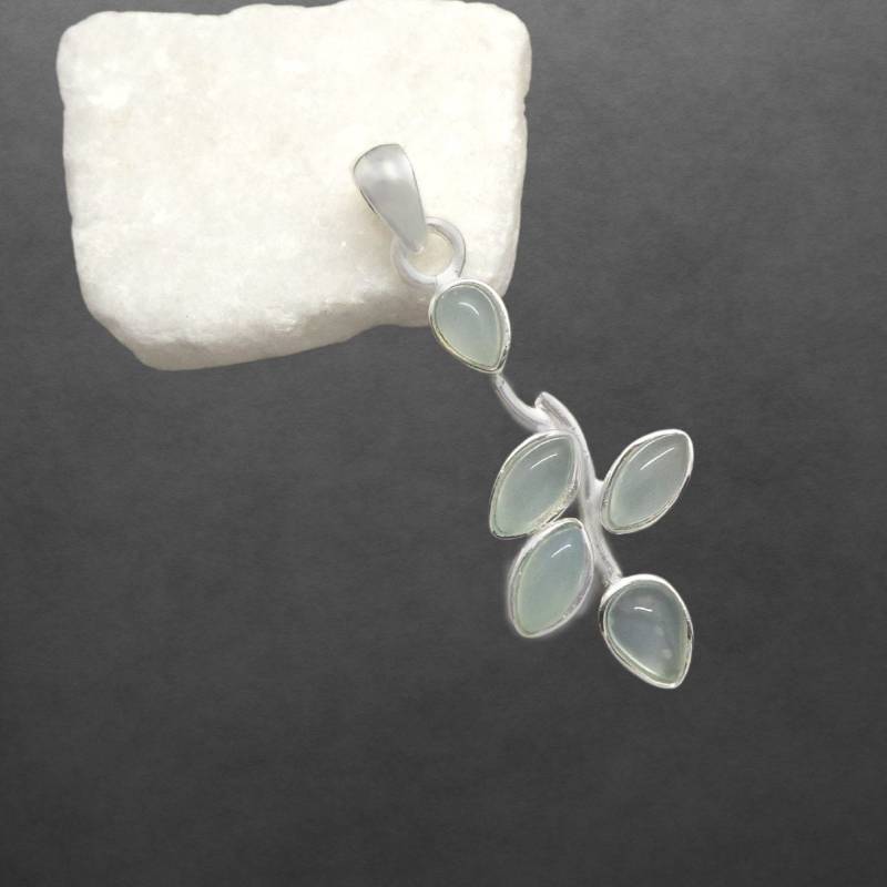 Aqua Chalcedon Blatt Anhänger 925 Sterling Silber Neu Geschenk Für Freundin Frauen, Mädchen, Weihnachtsgeschenk von ShivasSilver