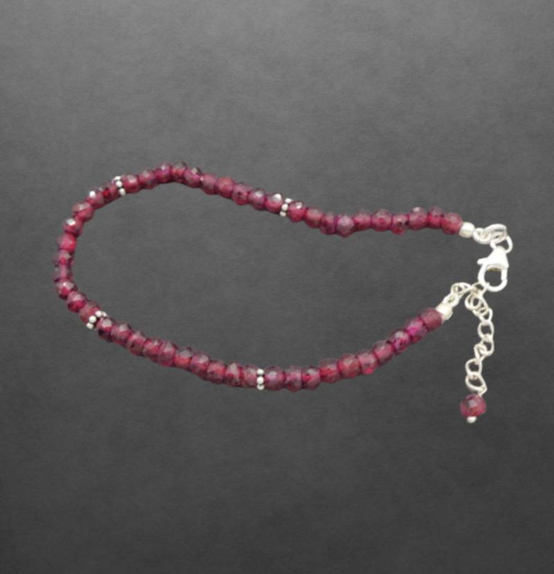 Armband Mit Granat Perlen, Zierlich, Verschluss Aus 925 Sterling Silber, Länge Ca. 210 Mm Armband Mit Granat Perlen, Zierlich, Verschluss Aus 925 Sterling Silber, Länge Ca. 210 Mm von ShivasSilver