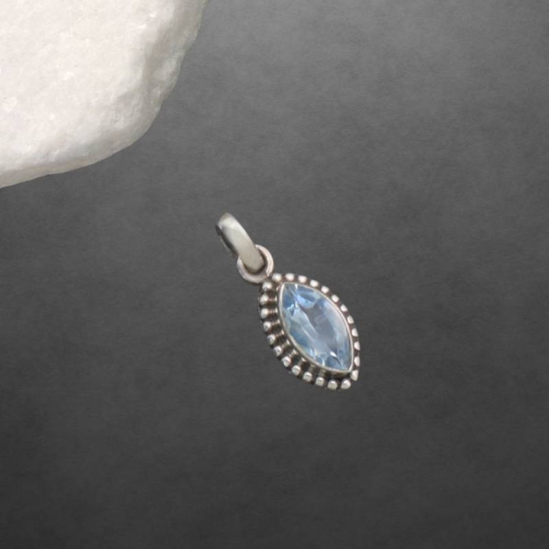 Blautopas Anhänger Aus 925 Sterling Silber, Geschwärzt, Facettiert, Klein von ShivasSilver