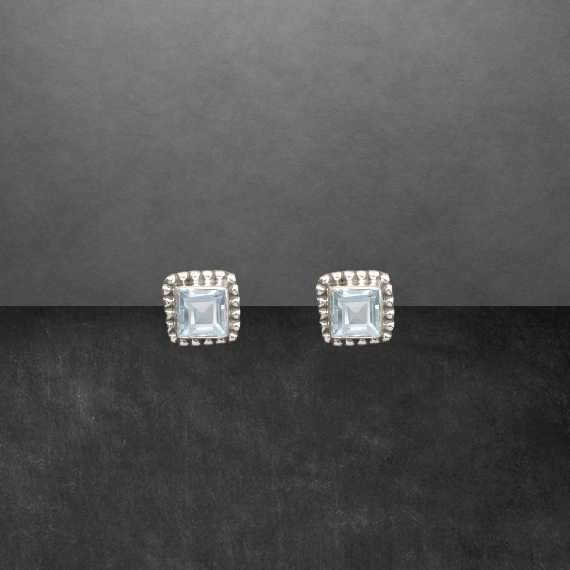 Blautopas Ohrstecker 925 Sterling Silber, Geschwärzt, Facettierte Steine, Eckig 37F Blautopas Ohrstecker 925 Sterling Silber, Geschwärzt, Facettierte Steine, Eckig 37F von ShivasSilver