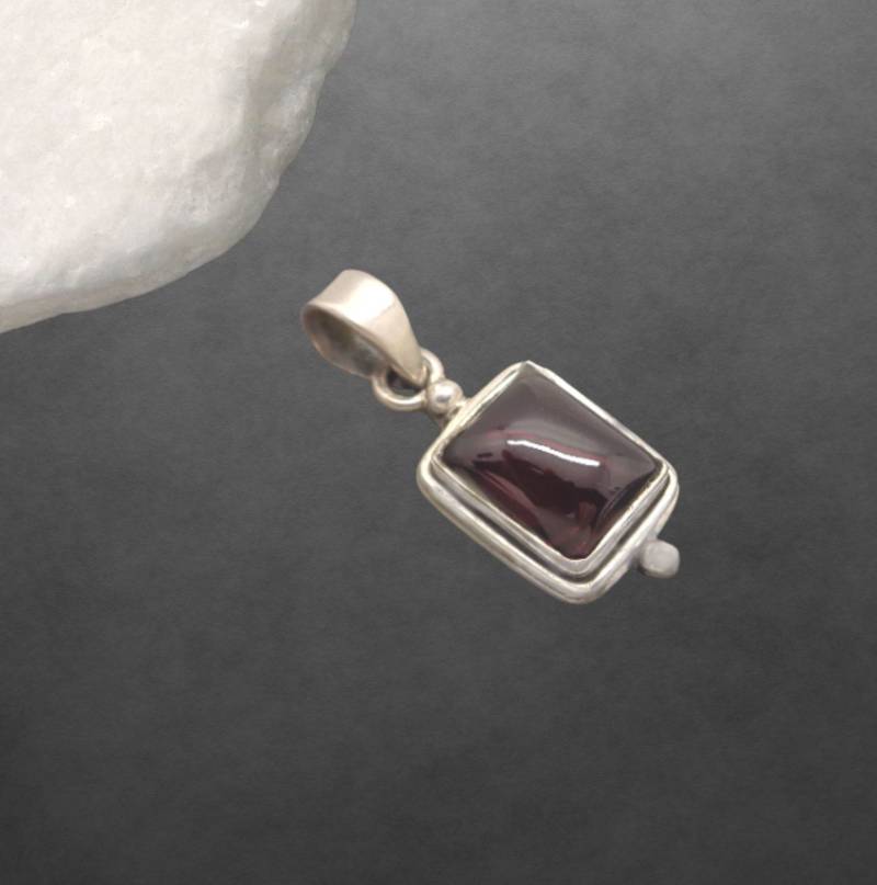 Granat Anhänger 925 Sterling Silber Geschwärzt Mit Eckigem Cabochon Neu von ShivasSilver