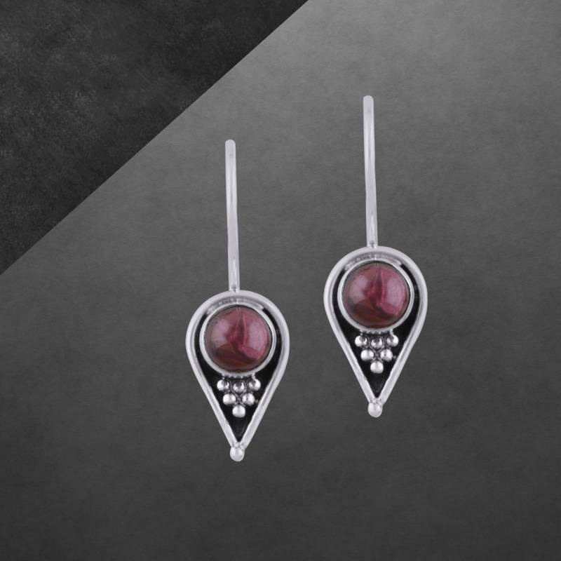 Granat Ohrringe 925 Sterling Silber, Geschwärzt, Cabochon Granate, Haken Verschließbar von ShivasSilver