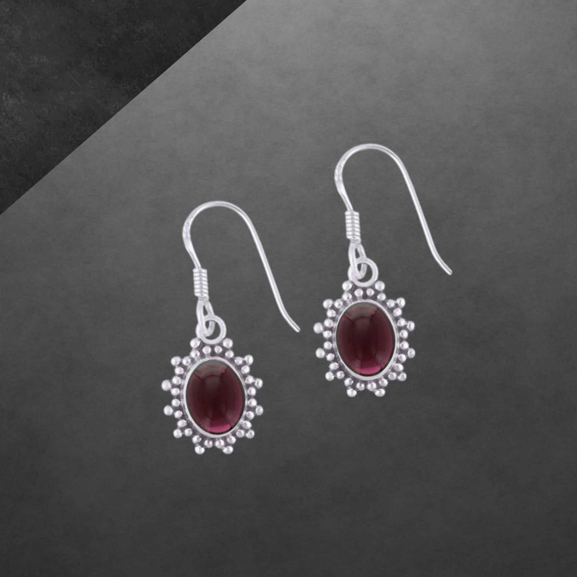 Granat Ohrringe 925 Sterling Silber, Geschwärzt, Cabochon Steine, Haken Offen, Silikon-Verschlüsse 0088 von ShivasSilver