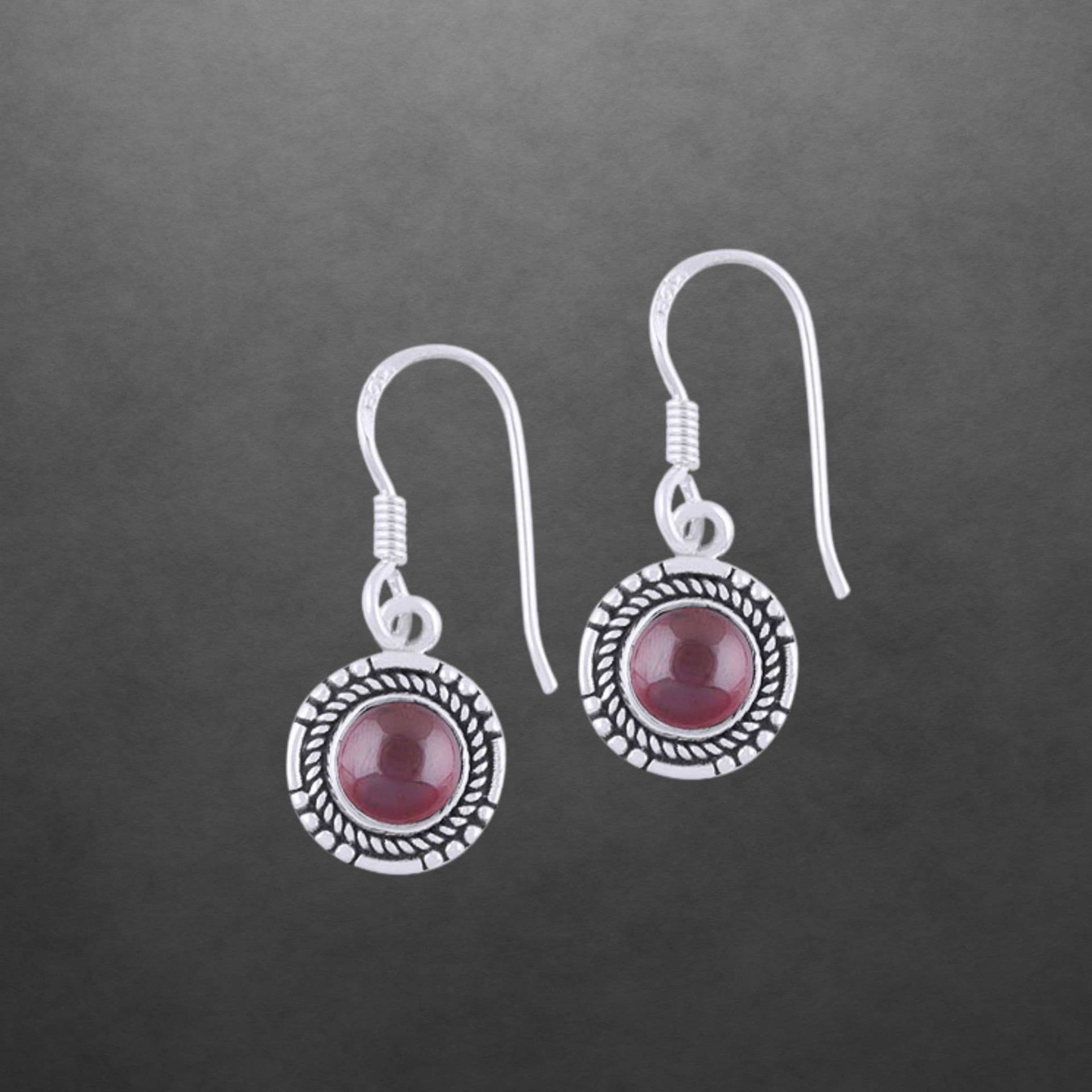 Granat Ohrringe Aus 925 Sterling Silber, Geschwärzt, Cabochon Granat Ohrringe Aus 925 Sterling Silber, Geschwärzt, Cabochon von ShivasSilver