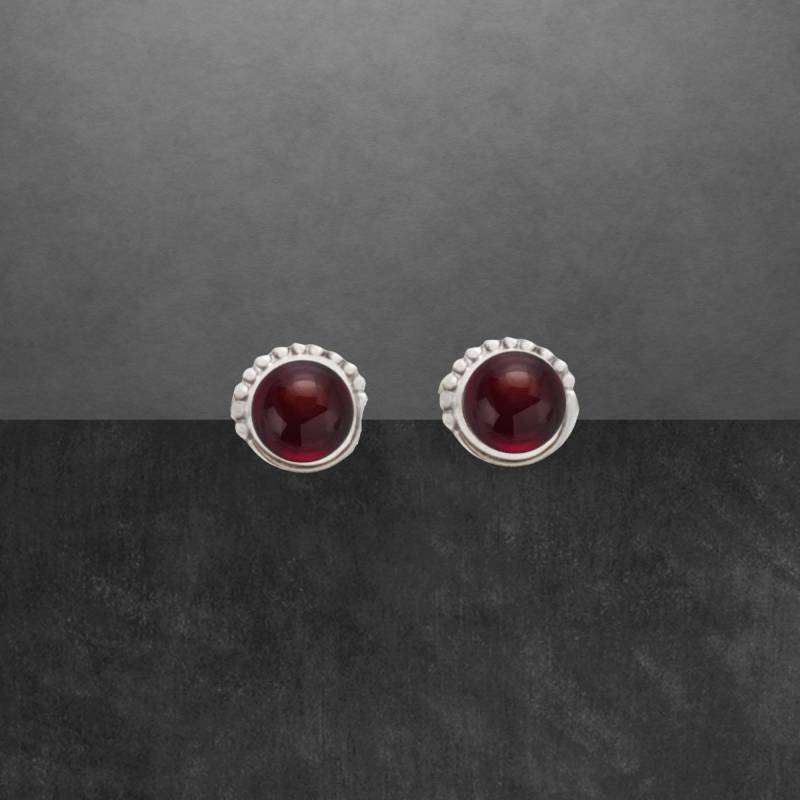 Granat Ohrstecker 925 Sterling Silber, Geschwärzt, Runde Cabochons Granat Ohrstecker 925 Sterling Silber, Geschwärzt, Runde Cabochons von ShivasSilver