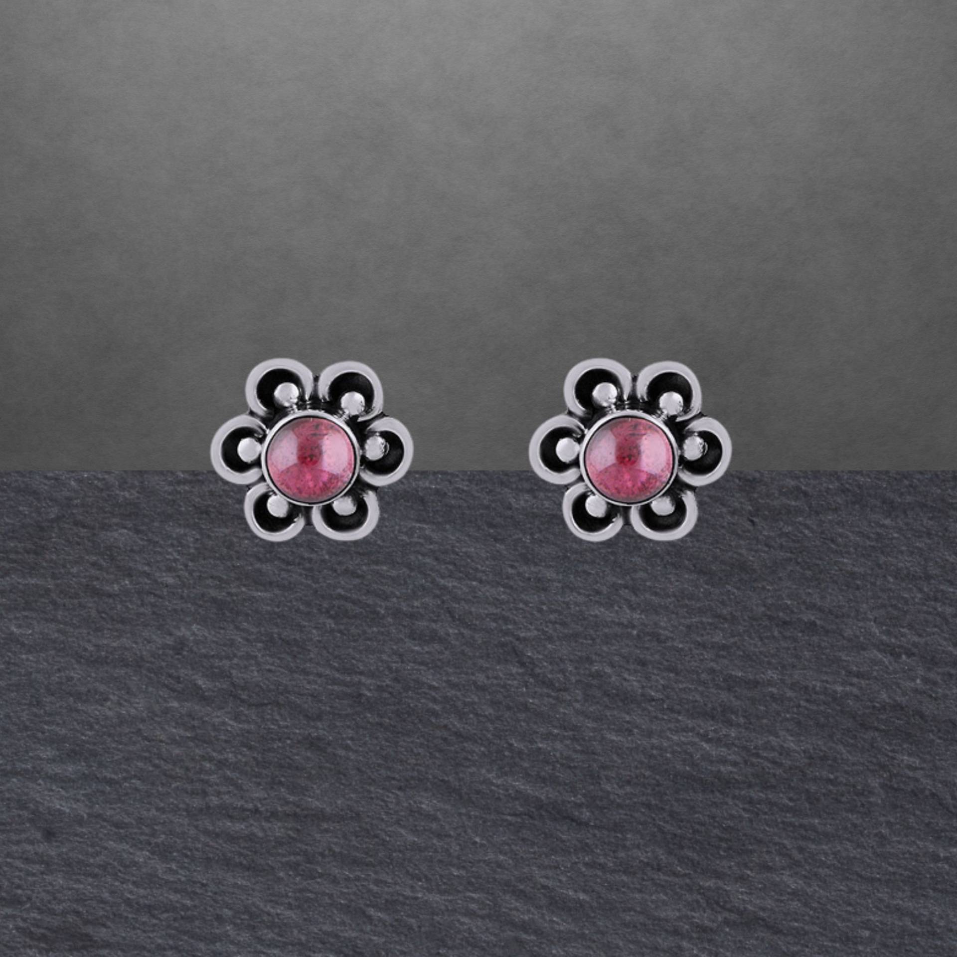 Granat Ohrstecker Aus 925 Sterling Silber, Geschwärzt, Runde Cabochons, Blüte Granat Ohrstecker Aus 925 Sterling Silber, Geschwärzt, Runde Cabochons, Blüte von ShivasSilver