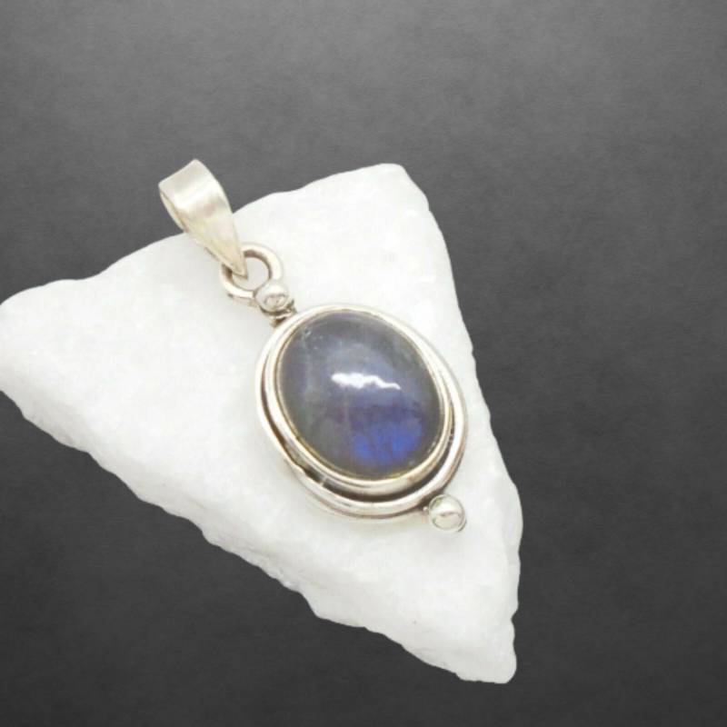 Labradorit Anhänger Mit 925 Sterling Silber, Dezent Geschwärzt, Ovaler Cabochon von ShivasSilver