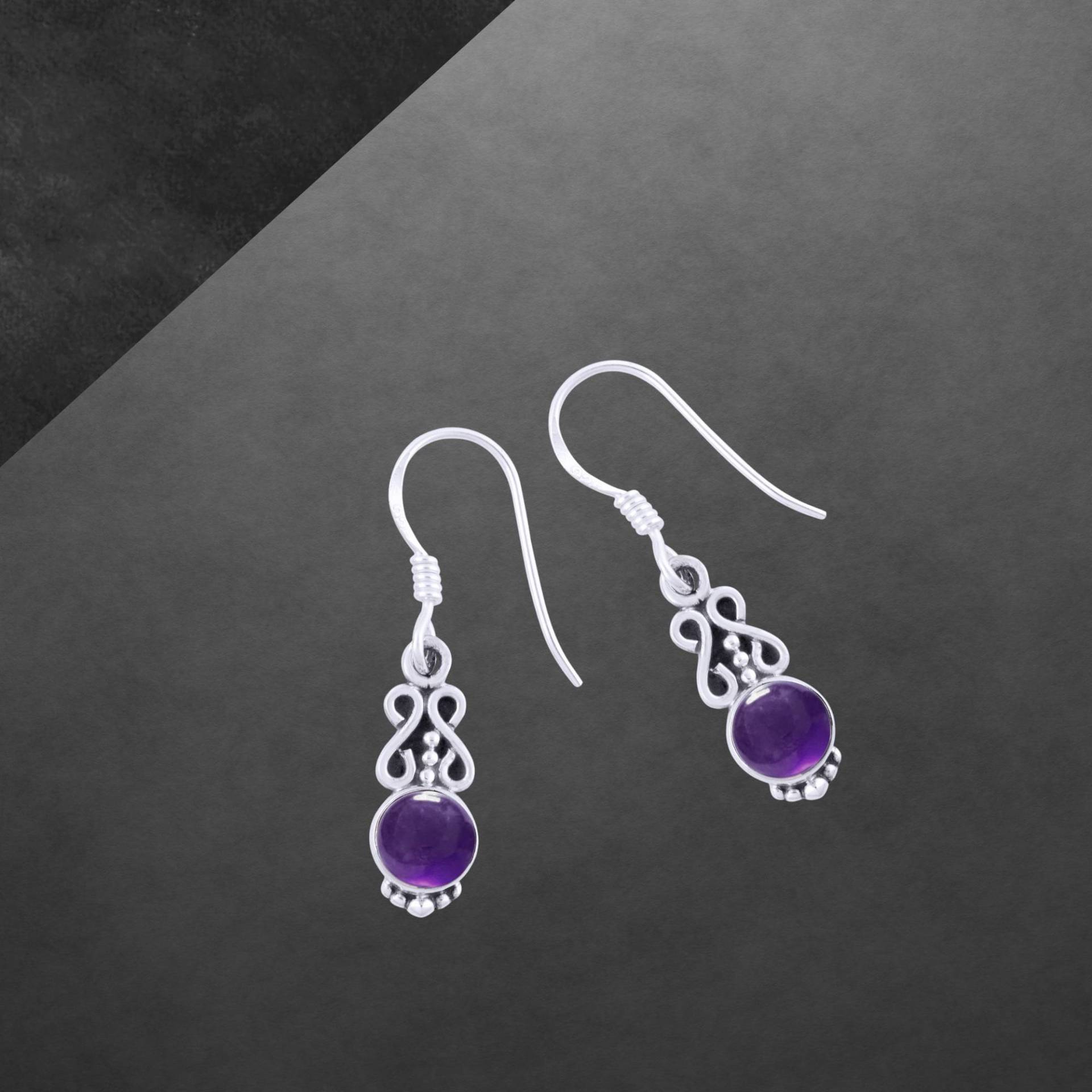 Lila Amethyst Ohrringe Zierliche Edelsteinohrringe Aus Sterlingsilber Für Frauen Geschenk Mädchen Weihnachtsgeschenk Freundin Mutter Lila Amethyst Ohrringe Zierliche Edelsteinohrringe Aus Sterlingsilber Für Frauen Geschenk Mädchen Weihnachtsgeschenk Freundin Mutter von ShivasSilver