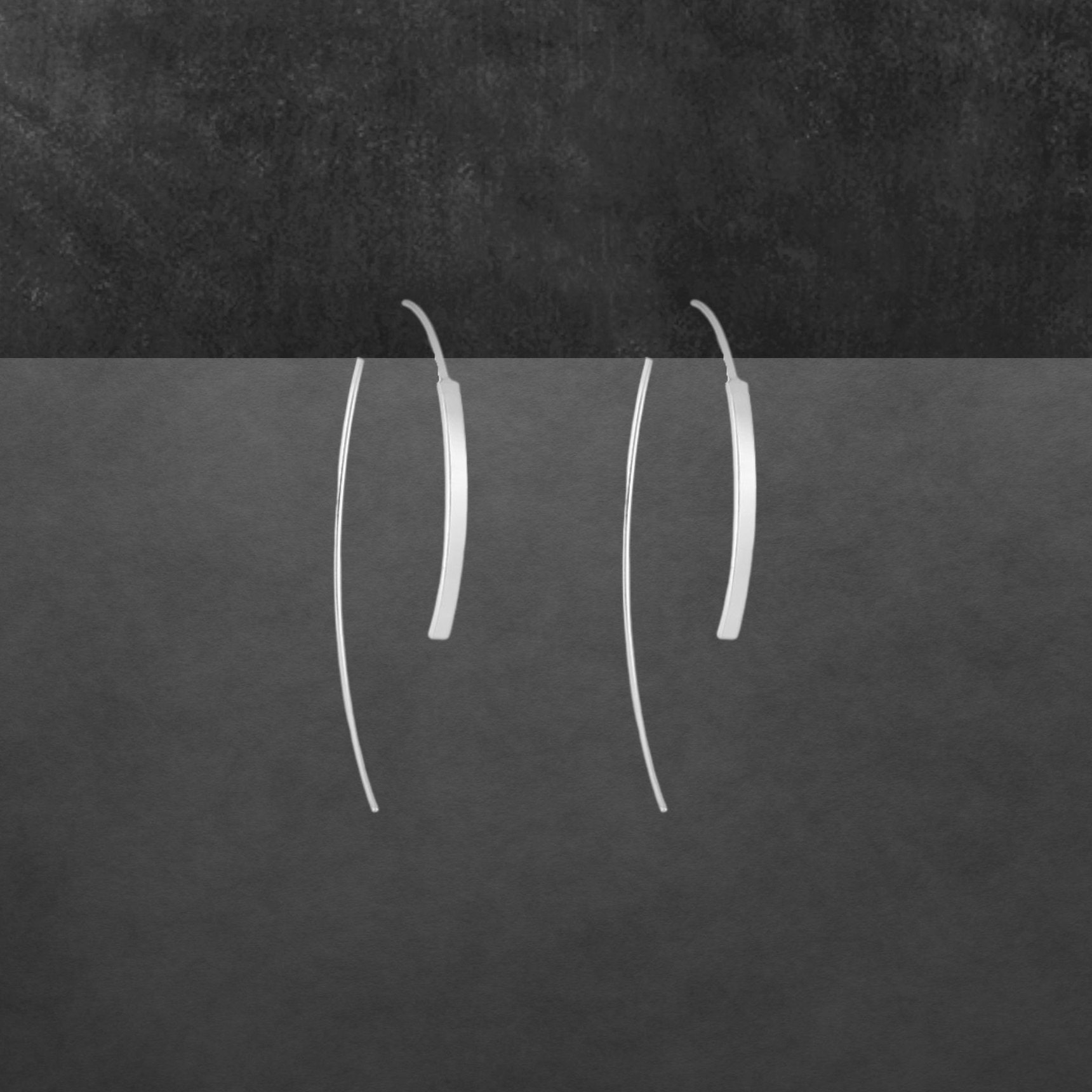 Ohrringe Aus 925 Sterling Silber, Dezent Mattiert, Offene Haken Mit Silikon-Verschlüsse von ShivasSilver