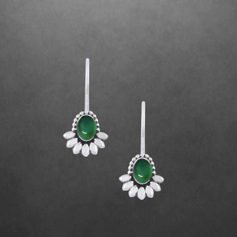 Ohrringe Aus 925 Sterling Silber, Glänzend Mit Geschwärzten Details, Grüner Achat Cabochon, Haken Verschließbar, 26 Mm Länge Ohrringe Aus 925 Sterling Silber, Glänzend Mit Geschwärzten Details, Grüner Achat Cabochon, Haken Verschließbar, 26 Mm Länge von ShivasSilver