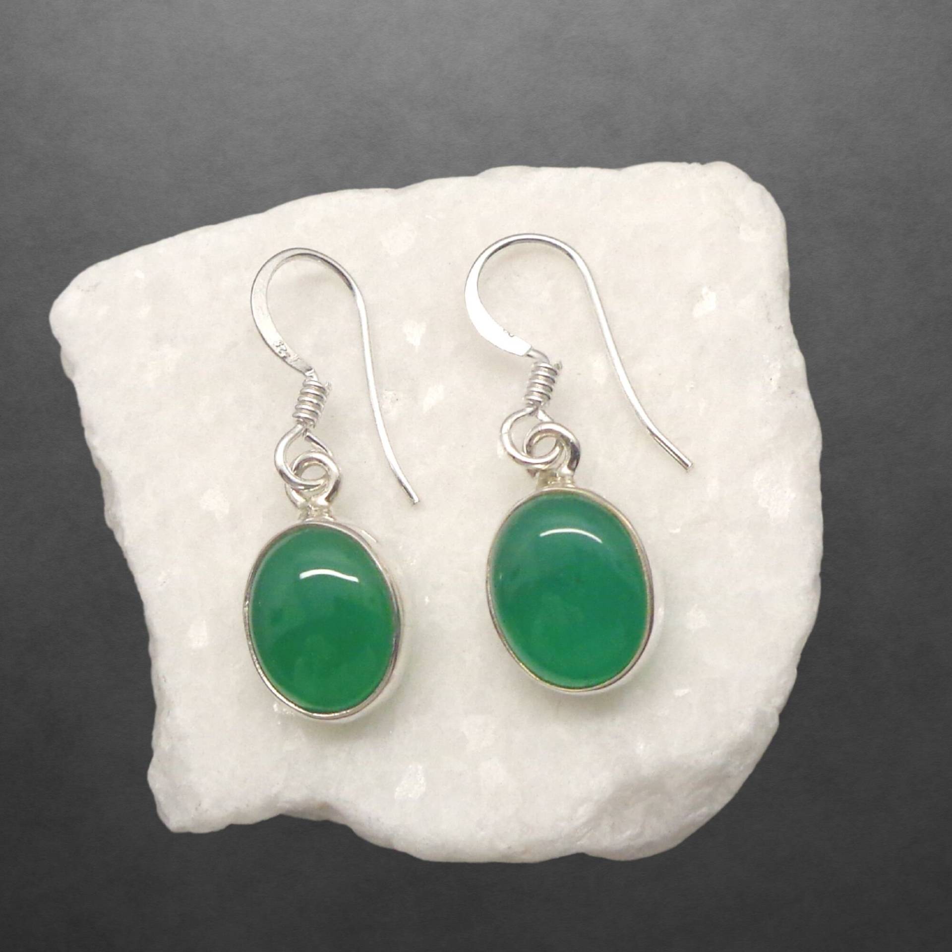 Ohrringe Aus 925 Sterling Silber, Grüner Achat, Gefärbt, 30 Mm Länge, Haken Offen von ShivasSilver