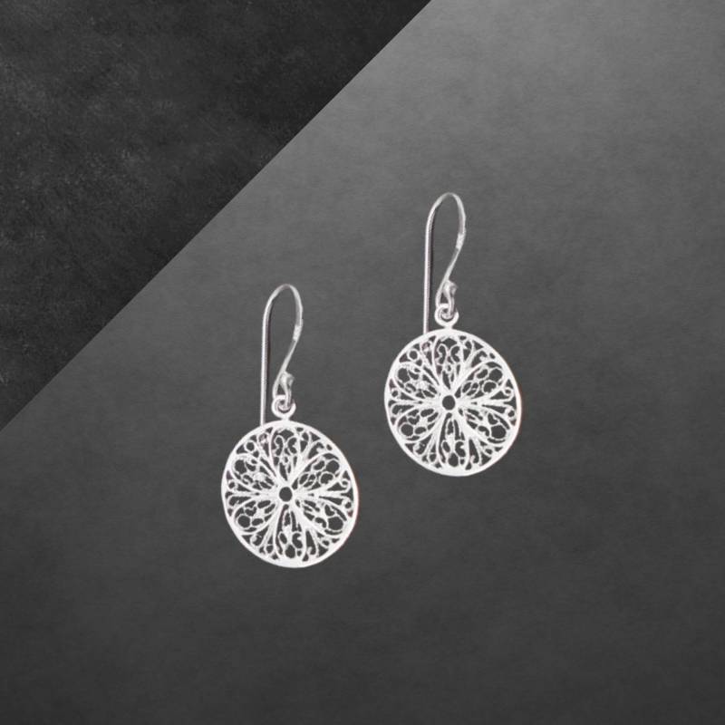 Ohrringe Aus 925 Sterling Silber Mit Dezent Geschwärztem Element Im Bali Design, Offene Haken 95C von ShivasSilver