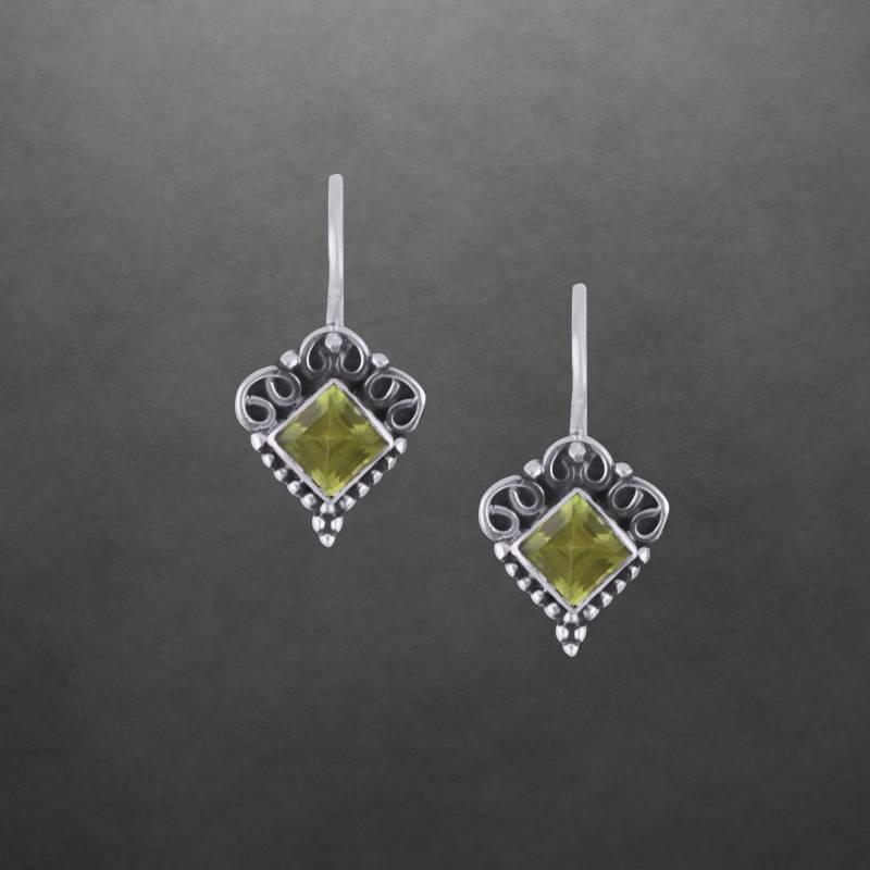 Peridot Ohrringe 925 Sterling Silber Geschwärzt, Facettiert, Hakenverschluss von ShivasSilver