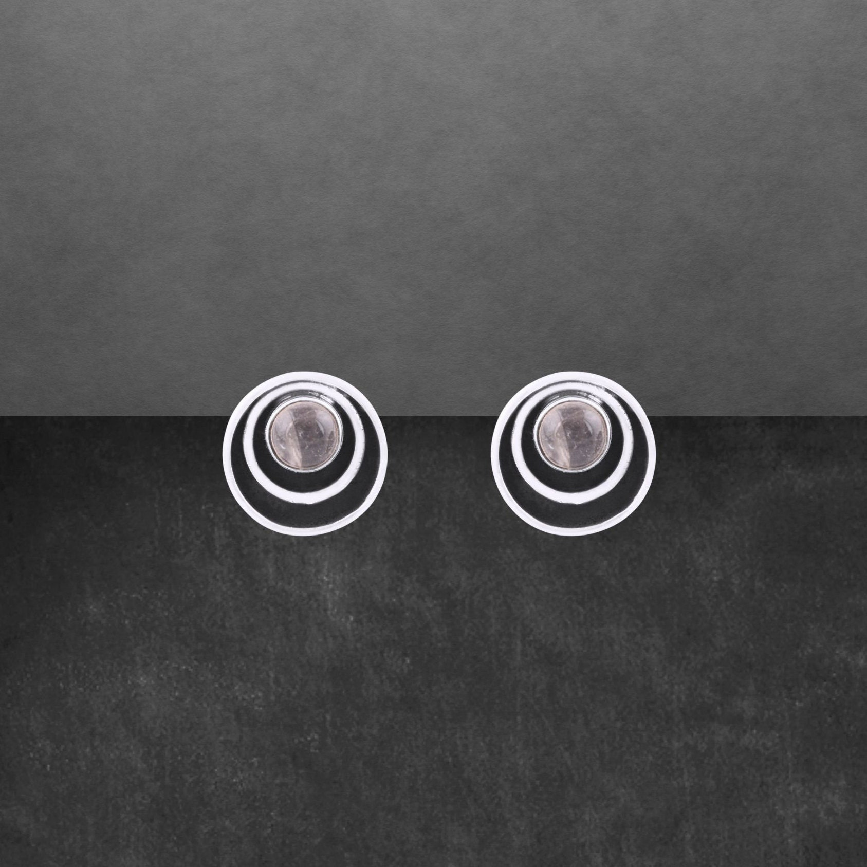 Rosenquarz Ohrstecker 925 Sterling Silber, Geschwärzt, Cabochon Steine Rosenquarz Ohrstecker 925 Sterling Silber, Geschwärzt, Cabochon Steine von ShivasSilver