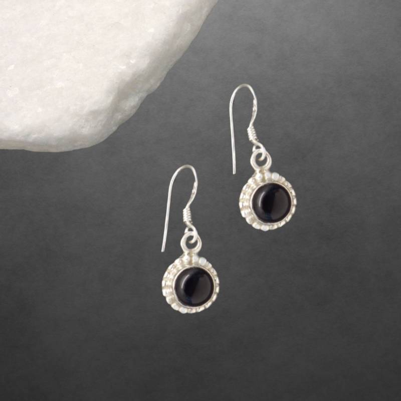 Schwarzer Onyx Ohrringe 925 Sterling Silber Bali Design Zierlich 4738 Schwarzer Onyx Ohrringe 925 Sterling Silber Bali Design Zierlich 4738 von ShivasSilver