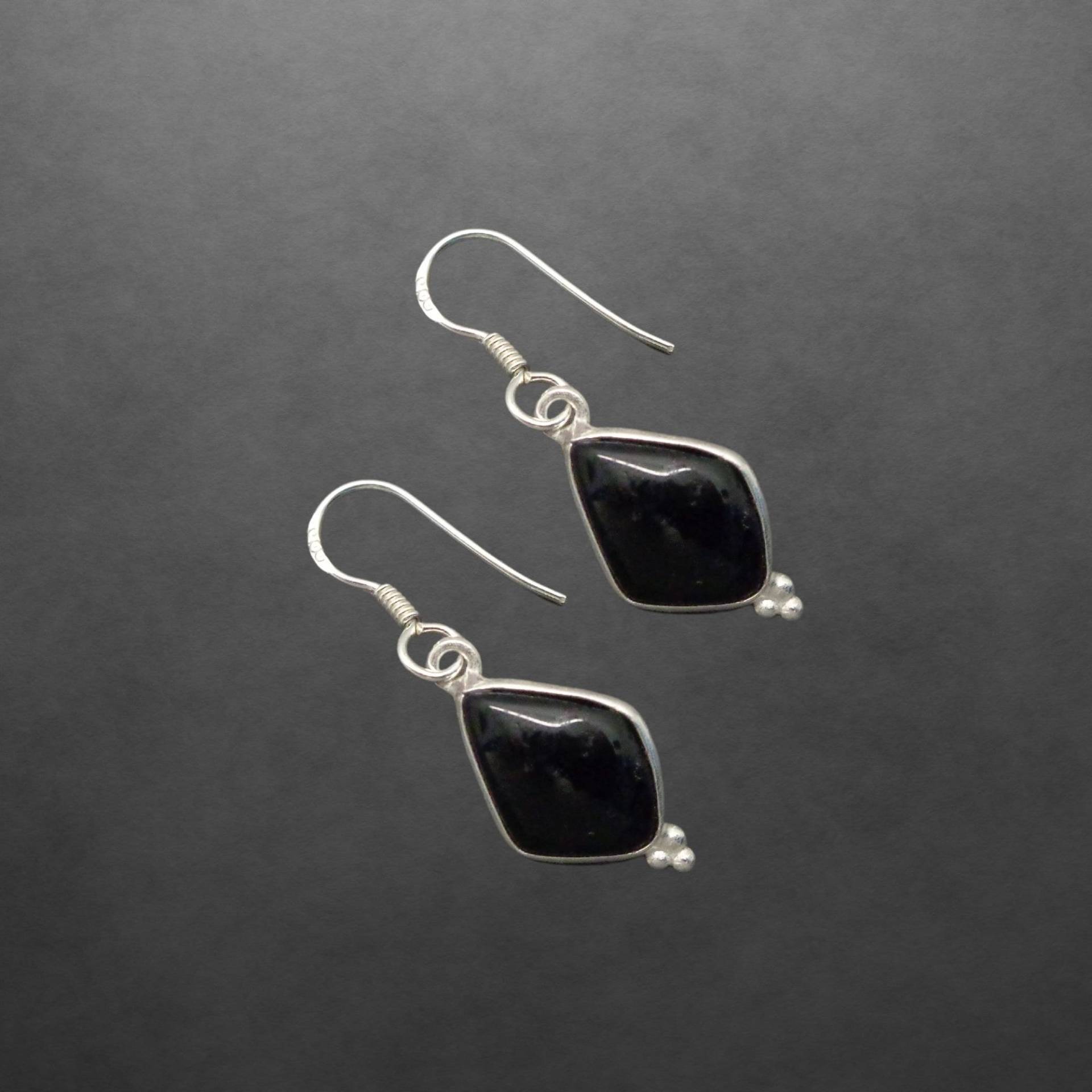 Schwarzer Onyx Ohrringe 925 Sterling Silber Eckige Cabochons 77Z von ShivasSilver